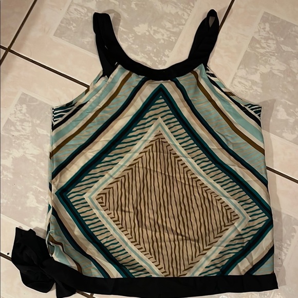 Dynamic Geometric Green and Blue Tank Top - Picture 3 of 3